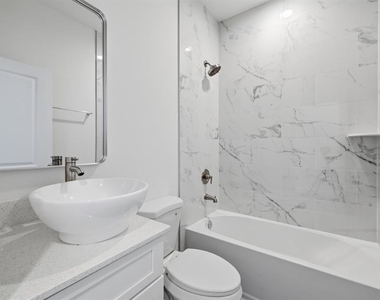 10047 Amicola Street - Photo Thumbnail 3