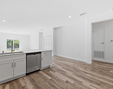 10087 Amicola Street - Photo Thumbnail 2