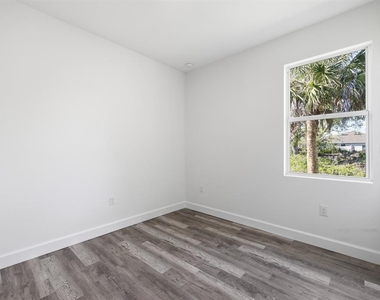 10087 Amicola Street - Photo Thumbnail 4