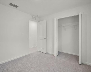 2711 Pioneer Trail - Photo Thumbnail 13