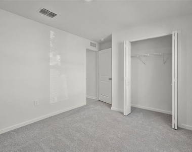 2711 Pioneer Trail - Photo Thumbnail 17