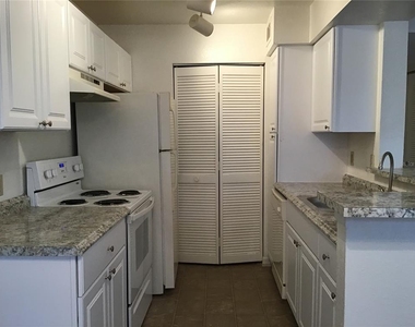 1029 S Hiawassee Road - Photo Thumbnail 4