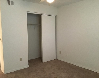 1029 S Hiawassee Road - Photo Thumbnail 8