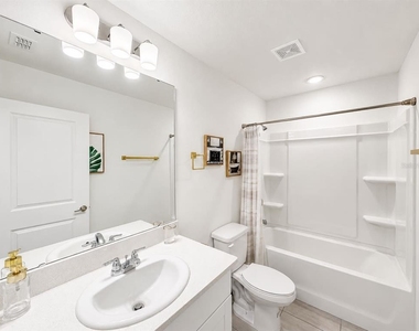 3801 Sepia Street - Photo Thumbnail 13