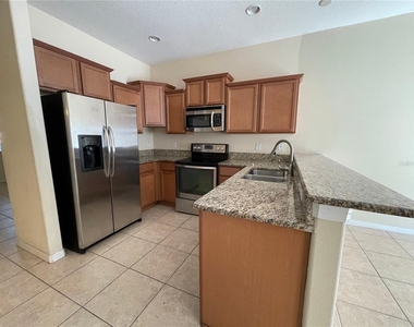 10616 Savannah Plantation Court - Photo Thumbnail 4