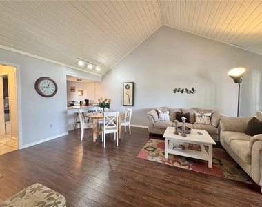 1106 Villa Lane - Photo Thumbnail 3