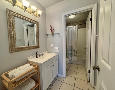 1106 Villa Lane - Photo Thumbnail 21