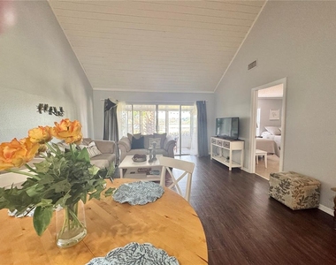 1106 Villa Lane - Photo Thumbnail 14