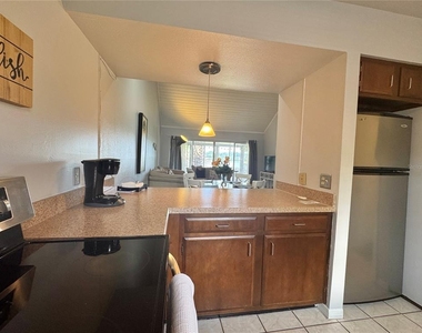 1106 Villa Lane - Photo Thumbnail 11