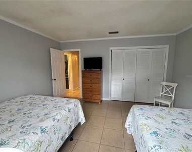 1106 Villa Lane - Photo Thumbnail 17