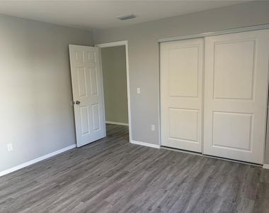 190 W Ventris Avenue - Photo Thumbnail 19