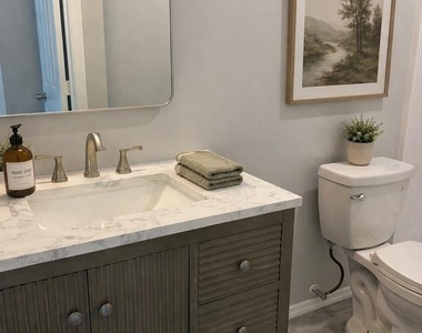190 W Ventris Avenue - Photo Thumbnail 6