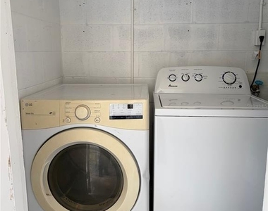 190 W Ventris Avenue - Photo Thumbnail 26
