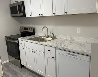 190 W Ventris Avenue - Photo Thumbnail 12