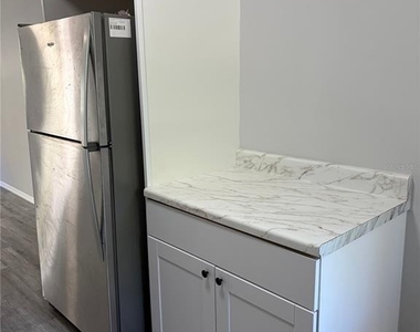 190 W Ventris Avenue - Photo Thumbnail 14