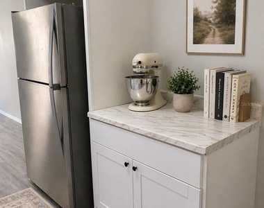 190 W Ventris Avenue - Photo Thumbnail 3