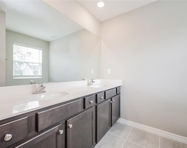 1662 Redfin Drive - Photo Thumbnail 9