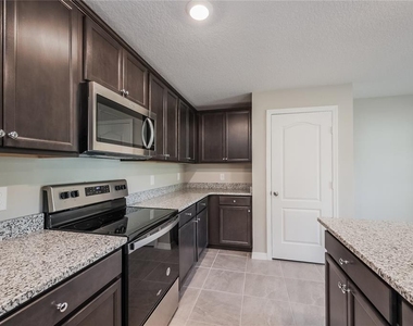 1662 Redfin Drive - Photo Thumbnail 4