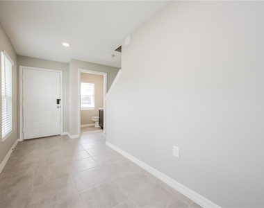 1662 Redfin Drive - Photo Thumbnail 1