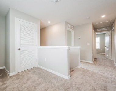 1662 Redfin Drive - Photo Thumbnail 6