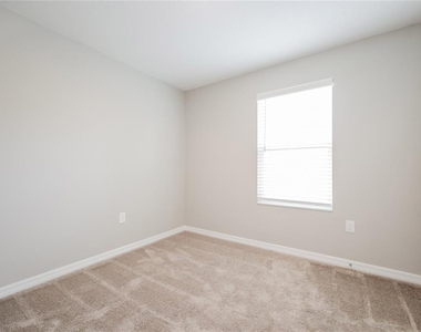 1662 Redfin Drive - Photo Thumbnail 12