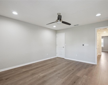5640 Siracusa Lane - Photo Thumbnail 26