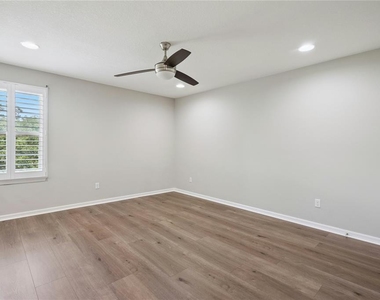 5640 Siracusa Lane - Photo Thumbnail 25