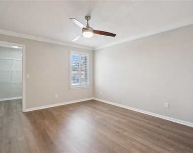 5640 Siracusa Lane - Photo Thumbnail 19