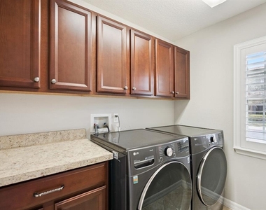 5640 Siracusa Lane - Photo Thumbnail 13