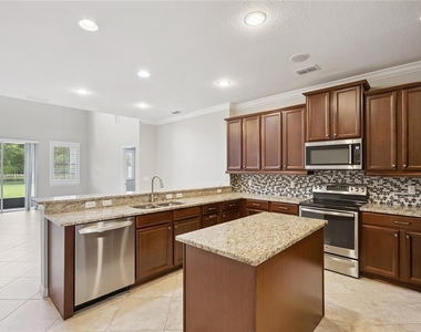 5640 Siracusa Lane - Photo Thumbnail 2