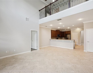5640 Siracusa Lane - Photo Thumbnail 6