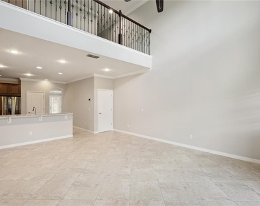 5640 Siracusa Lane - Photo Thumbnail 7