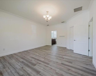 7401 Ella Lane - Photo Thumbnail 15