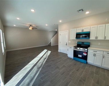 732 S Lee Avenue - Photo Thumbnail 10