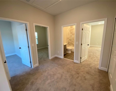 732 S Lee Avenue - Photo Thumbnail 17