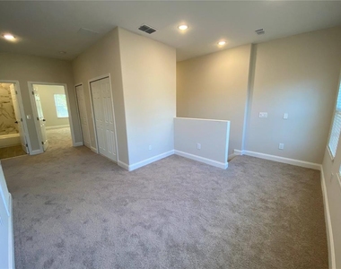 732 S Lee Avenue - Photo Thumbnail 16
