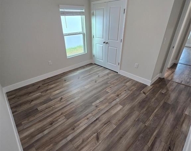 1728 Vanilla Street - Photo Thumbnail 19
