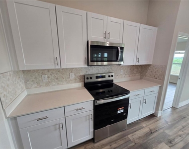 1728 Vanilla Street - Photo Thumbnail 7