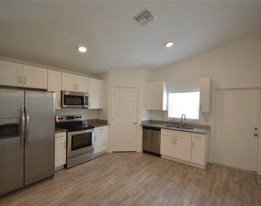 2225 Carver Avenue - Photo Thumbnail 9