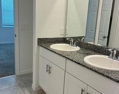 4981 Kaia Avenue - Photo Thumbnail 6