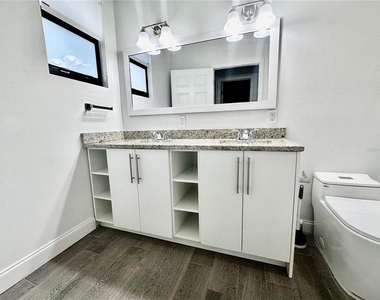 774 W 9th Street - Photo Thumbnail 17