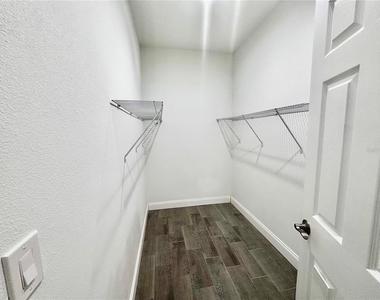774 W 9th Street - Photo Thumbnail 13