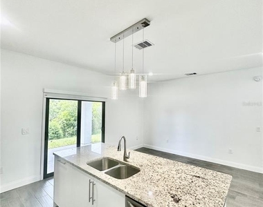 774 W 9th Street - Photo Thumbnail 6