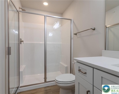 1411 Greenview Drive - Photo Thumbnail 16