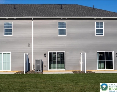 1411 Greenview Drive - Photo Thumbnail 23