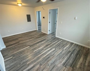 103 E Main Street - Photo Thumbnail 6