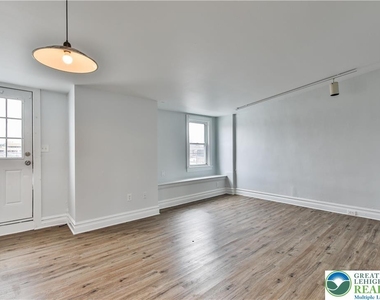39 N 11th Street - Photo Thumbnail 15