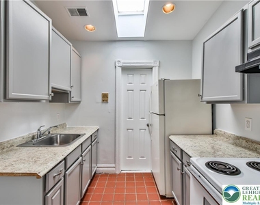 39 N 11th Street - Photo Thumbnail 13
