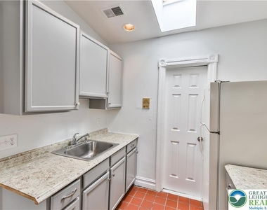 39 N 11th Street - Photo Thumbnail 14