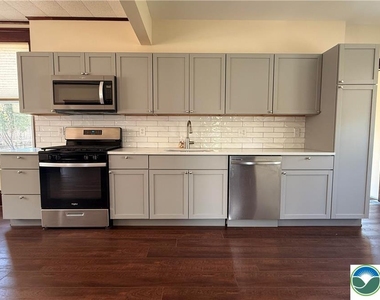 3241 Freemansburg Avenue - Photo Thumbnail 15